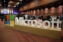 Le logo de Microsoft le 30 novembre 2016 à Bellevue, Washington