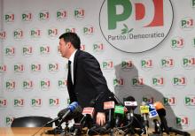 L'ancien chef du gouvernement italien Matteo Renzi, à la fin de la conférence de presse où il a annoncé son départ de la tête du Parti démocrate, le 5 mars 2018.