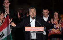 Le Premier ministre hongrois Viktor Orban célèbre la victoire de son parti Fidesz, le 8 avrl 2018 à Budapest