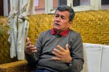 Le négociateur en chef de l'ELN, Pablo Beltran, lors d'un entretien avec l'AFP à Tababela, le 23 avril 2018 en Equateur