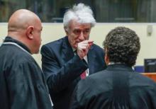 L'ex-chef politique des Serbes de Bosnie Radovan Karadzic devant le Tribunal pénal international pour l'ex-Yougoslavie à La Haye le 24 mars 2016