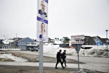 Des affiches électorales dans les rues de Nuuk, minuscule capitale d'une immense île, le 19 april 2018.