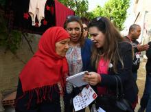 Ines Boussetta, tête de liste du parti Nidaa Tounes pour les élections municipales à Tebourba, en campagne le 20 avril 2018