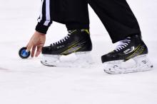 Un arbitre du hockey sur glace photographié durant les Jeux olympiques de Pyeongchang le 18 février 2018