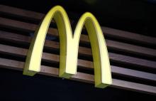 Selon McDonald's, les clients américains plébiscitent les offres de sodas à 1 dollar, de café à 2 dollars et de menus à 5 dollars et le retour d'offres économiques baptisées le "Dollar menu" pour 1, 2