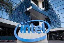 Le fabricant de microprocesseurs Intel chutait à Wall Street lundi après des informations de presse selon lesquelles Apple prévoit d'utiliser à partir de 2020 ses propres composants dans ses ordinateu