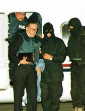 L'ex-dictateur bolivien Luis García Meza à son arrivée à La Paz après son extradition du Brésil le 15 mars 1995