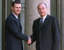 Le 25 juin 2001, Jacques Chirac (d) et Bachar al-Assad au palais de l'Elysée à Paris
