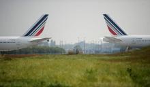 Une nouvelle journée de grève à Air France pour obtenir des hausses de salaires provoquait samedi l'annulation de 30% des vols