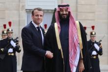 Le président français Emmanuel Macron accueille le prince héritier d'Arabie saoudite Mohammed ben Salmane, à Paris, le 10 avril 2018