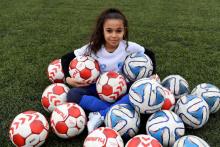 Neïla Soualmia, 10 ans, à l'école municipale de foot féminin de Grenoble, le 28 mars 2018
