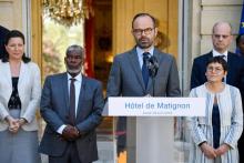 Le Premier ministre Edouard Philippe dévoile les grands axes d'un "plan pour l'avenir de Mayotte", le 19 avril à Paris, après une réunion entre des membres du gouvernement et des élus mahorais à Matig