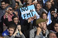 Des Argentins manifestent leur opposition à l'accord en négociation avec le FMI, le 25 mai 2018 à Buenos Aires