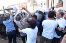 Heurts entre manifestants de l'opposition et les forces de l'ordre, le 26 mai 2018 à Tirana, en Albanie
