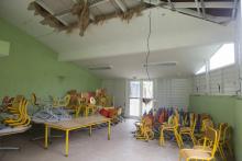 Dégâts dans une école à Saint-Martin après le passage d'Irma, en septembre 2017