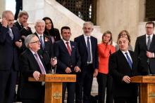Le président de la commission européenne Jean-Claude Juncker (G) lors d'une conférence de presse avec le Premier ministre bulgare (D), Boyko Borissov, devant des dirigeants des pays des Balkans, à Sof