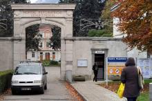 L'entrée de l'hôpital psychiatrique de Saint-Egrève, le 13 novembre 2008