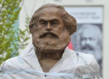 Une statue de Karl Marx, réalisée par l'artiste chinois Wu Weishan, le 13 avril 2018 à Trèves, en Allemagne