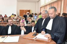 Des avocats en charge du dossier de Kamal Matmati, à l'ouverture du procès pour le meurtre de cet opposant sous la dictature de Ben Ali qui s'est ouvert à Gabès en Tunisie le 29 mai 2018
