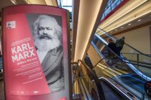 L'affiche d'une exposition consacrée à Karl Marx, le 3 mai 2018 à Trêves, en Allemagne