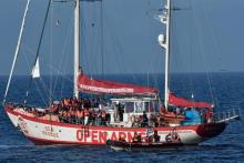 Des migrants secourus par l'Open Arms de l'ONG espagnole Pro Activa le 7 mai 2018.