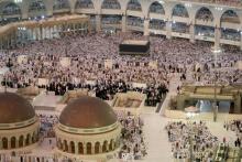 Des pèlerins musulmans prient à la Grande Mosquée, le 29 août 2017 à la Mecque en Arabie saoudite