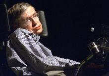 L'astro-physicien Stephen Hawking donne une conférence à Pékin le 18 août 2002