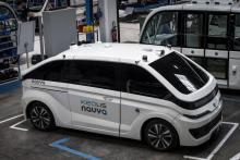 Le premier robot-taxi au monde, l"'Autonom Cab", attendu dans les rues de Lyon en fin d'année, photographié le 23 avril 2018 dans l'usine de son fabricant Navya, près de Lyon.