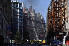 Une centaine de pompiers étaient mobilisés le 6 juin 2018 à Londres pour combattre un incendie qui s'est déclenché au Mandarin Oriental Hotel