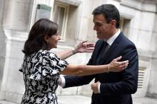 La maire de Paris Anne Hidalgo accueille le chef du gouvernement espagnol Pedro Sanchez à Paris le 29 juin 2018