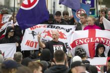 Des supporteurs de groupe d'extrême-droite après une manifestation à Douvres, au Royaume-Uni, le 2 avril 2016
