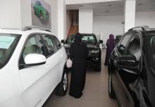 Des saoudiennes lors d'un salon automobile à Jeddah, le 23 juin 2018
