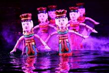 Un spectacle de marionnettes aquatiques au théâtre vietnamien Thang Long, le 15 mai 2018 à Hanoi
