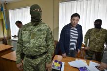 Le journaliste russo-ukrainien Kyrylo Vychynski, inculpé de "haute trahison", comparaît devant un tribunal à Kherson, en Ukraine, le 17 mai 2018