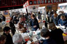 Des visiteurs au Salon du Livre à Paris, le 16 mars 2018