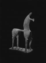 Photo non datée fournie le 5 mai 2018 d'une statuette antique de cheval du 8ème siècle avant J.C.