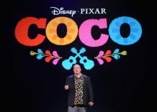 Le patron de l'animation de Disney John Lasseter lors de la présentation du dessin animé "Coco" le 14 juillet 2017 en Californie lors de l'Exposition Disney D23.