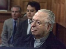 Le prêtre chilien Fernando Karadima lors d'une audition au tribunal, le 11 novembre 2015 à Santiago du Chili