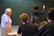 Le mathématicien et député Cédric Villani (à droite) remet lundi un rapport pour améliorer l'apprentissage des mathématiques