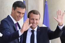 Emmanuel Macron accueille le Premier ministre espagnol Pedro Sanchez à l'Elysée le 23 juin
