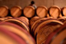 Les vignerons de la région de Bordeaux dans le sud-ouest de la France ont été autorisés à augmenter leurs réserves de vin