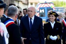 Le ministre de l'Intérieur Gérard Collomb visite le Centre national d'entraînement des forces de la gendarmerie à Saint-Astier (Dordogne), le 8 juin 2018