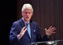 Bill Clinton, l'ancien président des Etats-Unis (photographié ici en mai 2018) sort un roman et se fait questionner sur l'affaire Lewinsky