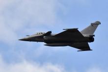 La France pourrait envoyer des avions Rafale armés de missiles pour frapper des bases en Syrie
