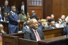 L'ancien président sud-africain Jacob Zuma dans le box des accusés de la Haute Cour de Durban (nord-est de l'afrique du Sud), le 8 juin 2018