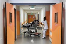 La situation financière des hôpitaux publics s'est "aggravée" en 2017, avec un déficit proche du milliard d'euros "malgré leurs efforts de maîtrise de leurs dépenses", selon la Fédération hospitalière