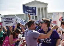 Des manifestants anti-avortement devant la Cour suprême, à Washington, le 25 juin 2018