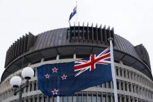 Le parlement néo-zélandais a voté le 25 juillet 2018 une loi créant un congé rémunéré spécifique de 10 jours pour les victimes de violences conjugales