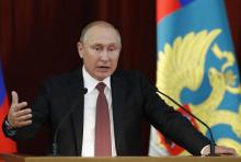 Vladimir Poutine prononce un discours devant les ambassadeurs de Russie réunis à Moscou, le 19 juilet 2018