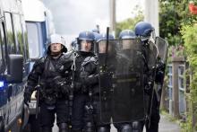 Des gendarmes prennent position dans le quartier du Breil à Nantes, le 4 juillet 2018
